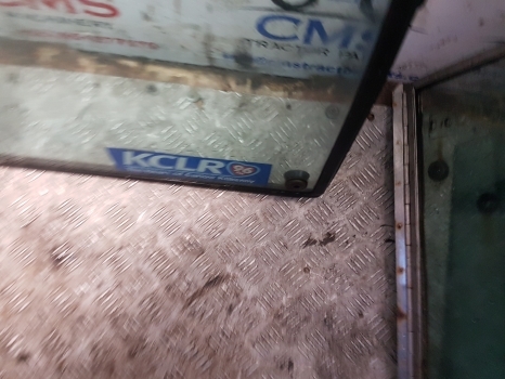 Massey Ferguson 690, 665, 698, 699 Cab Front Glass Windscreen Tg1246 - Vindruta för Traktor: bild 4 Massey Ferguson 690, 665, 698, 699 Cab Front Glass Windscreen Tg1246 - Vindruta för Traktor: bild 4