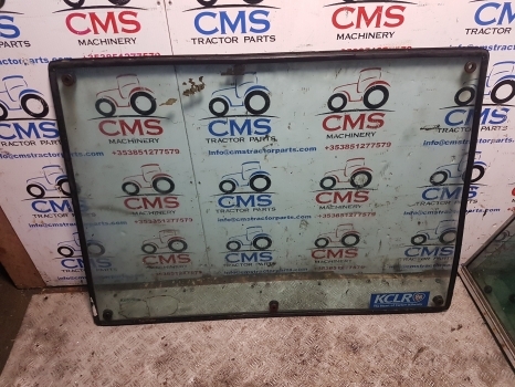 Massey Ferguson 690, 665, 698, 699 Cab Front Glass Windscreen Tg1246 - Vindruta för Traktor: bild 1 Massey Ferguson 690, 665, 698, 699 Cab Front Glass Windscreen Tg1246 - Vindruta för Traktor: bild 1