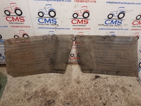 Zetor 8111, 8145, 9111, 9145, 10111 Side Grille Panel 83305020, 83305010 - Galler för Traktor: bild 1 Zetor 8111, 8145, 9111, 9145, 10111 Side Grille Panel 83305020, 83305010 - Galler för Traktor: bild 1