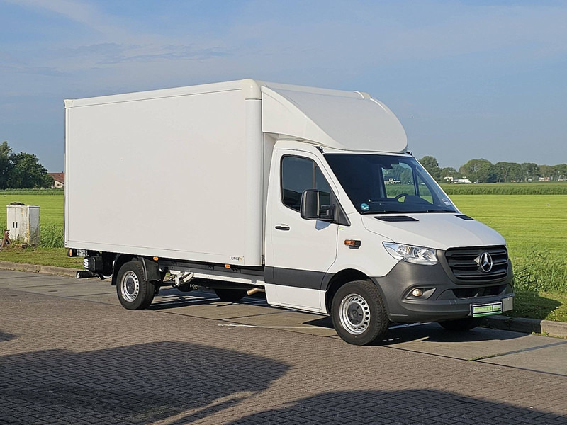 Mercedes-Benz Sprinter 317 Bakwagen Laadklep! - Volymskåp: bild 4 Mercedes-Benz Sprinter 317 Bakwagen Laadklep! - Volymskåp: bild 4