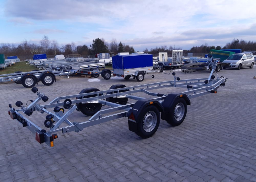 BRENDERUP 242500 TB SR | 2500 kg / 720 x 220 cm - Båttrailer: bild 2 BRENDERUP 242500 TB SR | 2500 kg / 720 x 220 cm - Båttrailer: bild 2