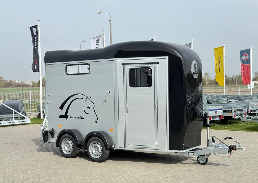 CHEVAL LIBERTÉ Touring Country XL przyczepa na dwa konie | duża siodlarnia | drzwi boczne | rampa przednia | 387×179 cm | ALUMINIOWA | Debon | dostawa | mocna i solidna | - Hästsläp: bild 1 CHEVAL LIBERTÉ Touring Country XL przyczepa na dwa konie | duża siodlarnia | drzwi boczne | rampa przednia | 387×179 cm | ALUMINIOWA | Debon | dostawa | mocna i solidna | - Hästsläp: bild 1