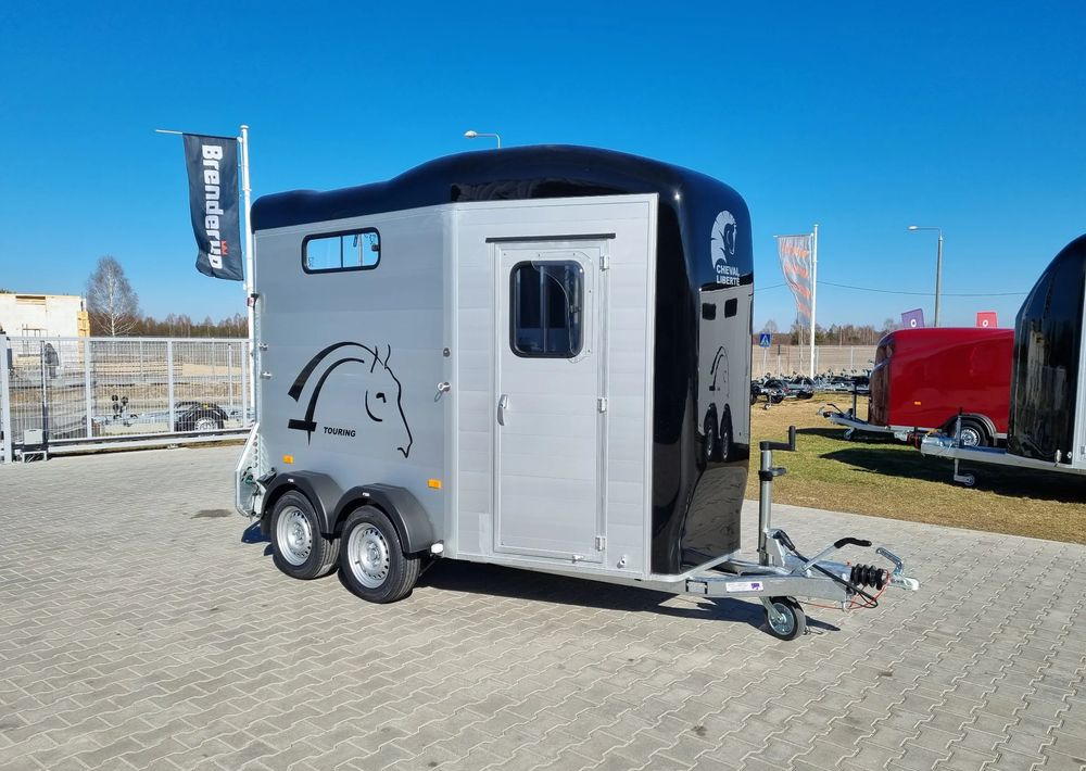 CHEVAL LIBERTÉ Touring Country + siodlarnia | przyczepa dla dwóch koni z rampą z przodu | 2000 kg DMC - Hästsläp: bild 1 CHEVAL LIBERTÉ Touring Country + siodlarnia | przyczepa dla dwóch koni z rampą z przodu | 2000 kg DMC - Hästsläp: bild 1