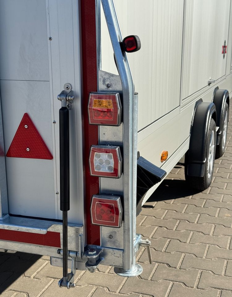 DEBON C2000 - zamknięta przyczepa do przewozu aut, 550 x 215 cm, 3500kg, felgi ALU, wciągarka elektryczna - Biltransportsläp: bild 5 DEBON C2000 - zamknięta przyczepa do przewozu aut, 550 x 215 cm, 3500kg, felgi ALU, wciągarka elektryczna - Biltransportsläp: bild 5