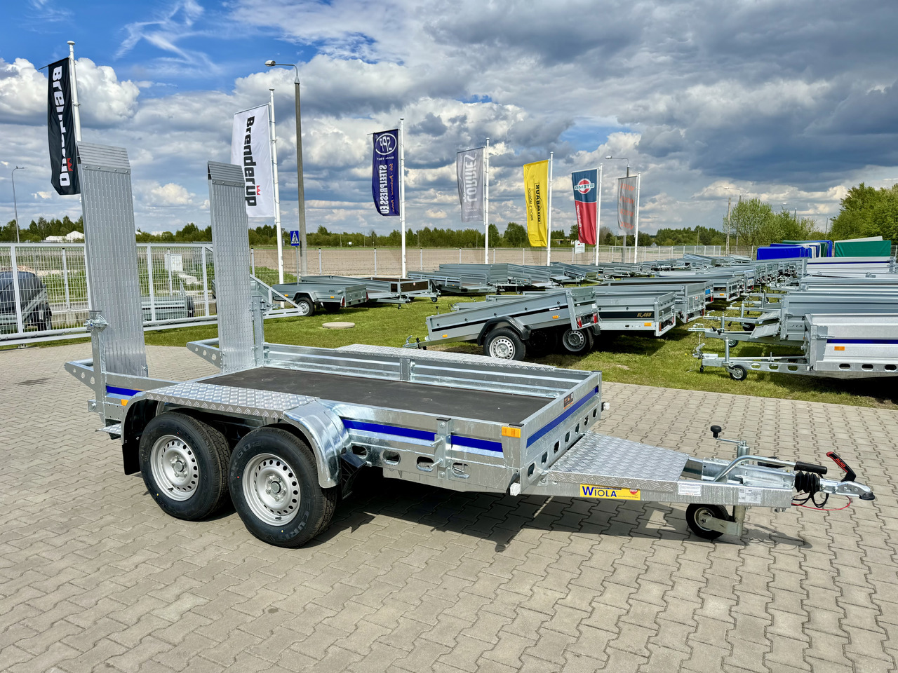 Wiola B2730 GVW 2700 kg machine transporter mini excavator 292x142 cm - Maskinsläp: bild 1 Wiola B2730 GVW 2700 kg machine transporter mini excavator 292x142 cm - Maskinsläp: bild 1