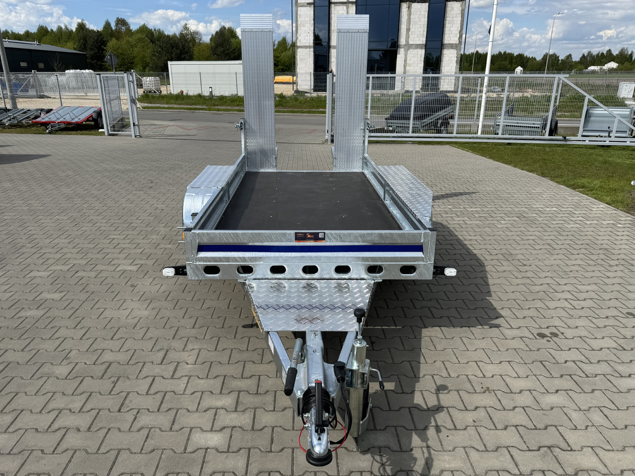 Wiola B2730 GVW 2700 kg machine transporter mini excavator 292x142 cm - Maskinsläp: bild 4 Wiola B2730 GVW 2700 kg machine transporter mini excavator 292x142 cm - Maskinsläp: bild 4