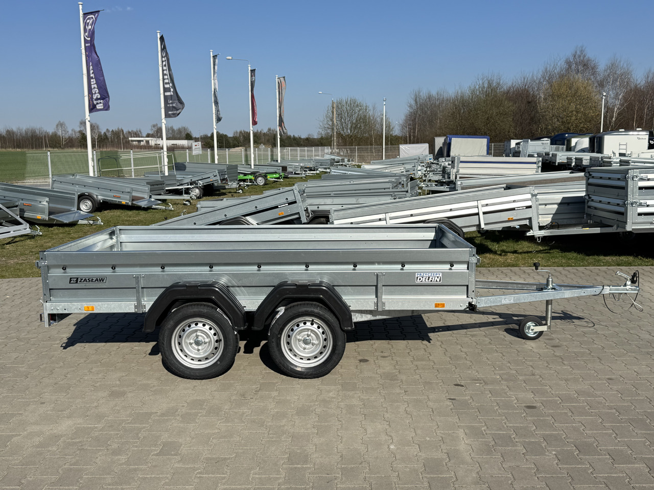 ZASŁAW 300T - przyczepa skrzyniowa 2 osie / 750kg - Bilsläp: bild 2 ZASŁAW 300T - przyczepa skrzyniowa 2 osie / 750kg - Bilsläp: bild 2
