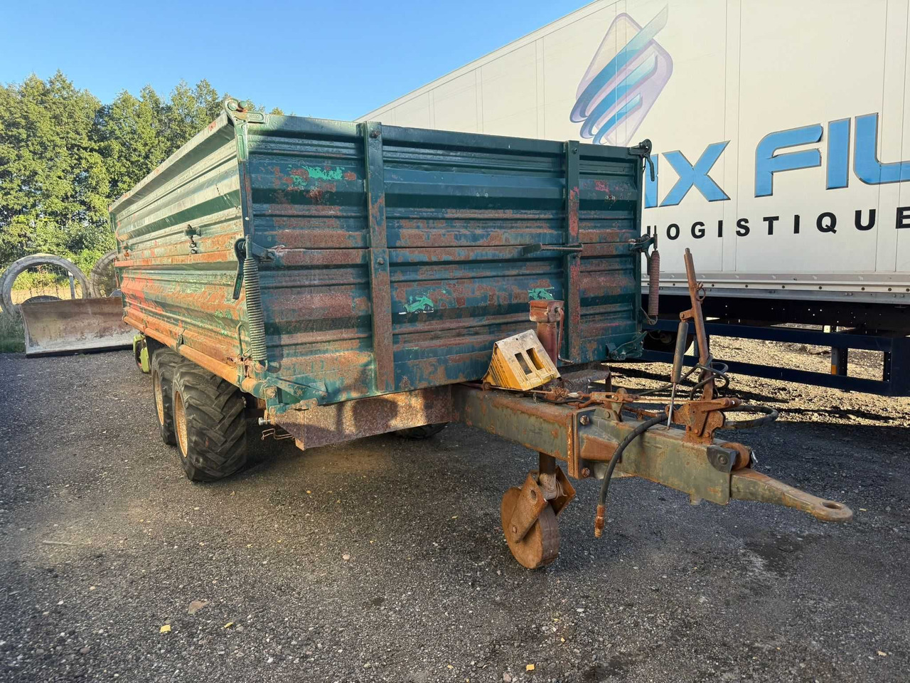 Przyczepa tandem wywrotka 3-stronna ,resory , Reisch , DMC 8 t.,1999 r - Traktorvagn: bild 2 Przyczepa tandem wywrotka 3-stronna ,resory , Reisch , DMC 8 t.,1999 r - Traktorvagn: bild 2