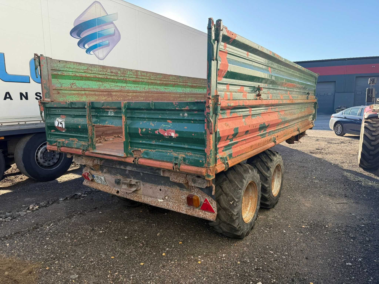 Przyczepa tandem wywrotka 3-stronna ,resory , Reisch , DMC 8 t.,1999 r - Traktorvagn: bild 4 Przyczepa tandem wywrotka 3-stronna ,resory , Reisch , DMC 8 t.,1999 r - Traktorvagn: bild 4