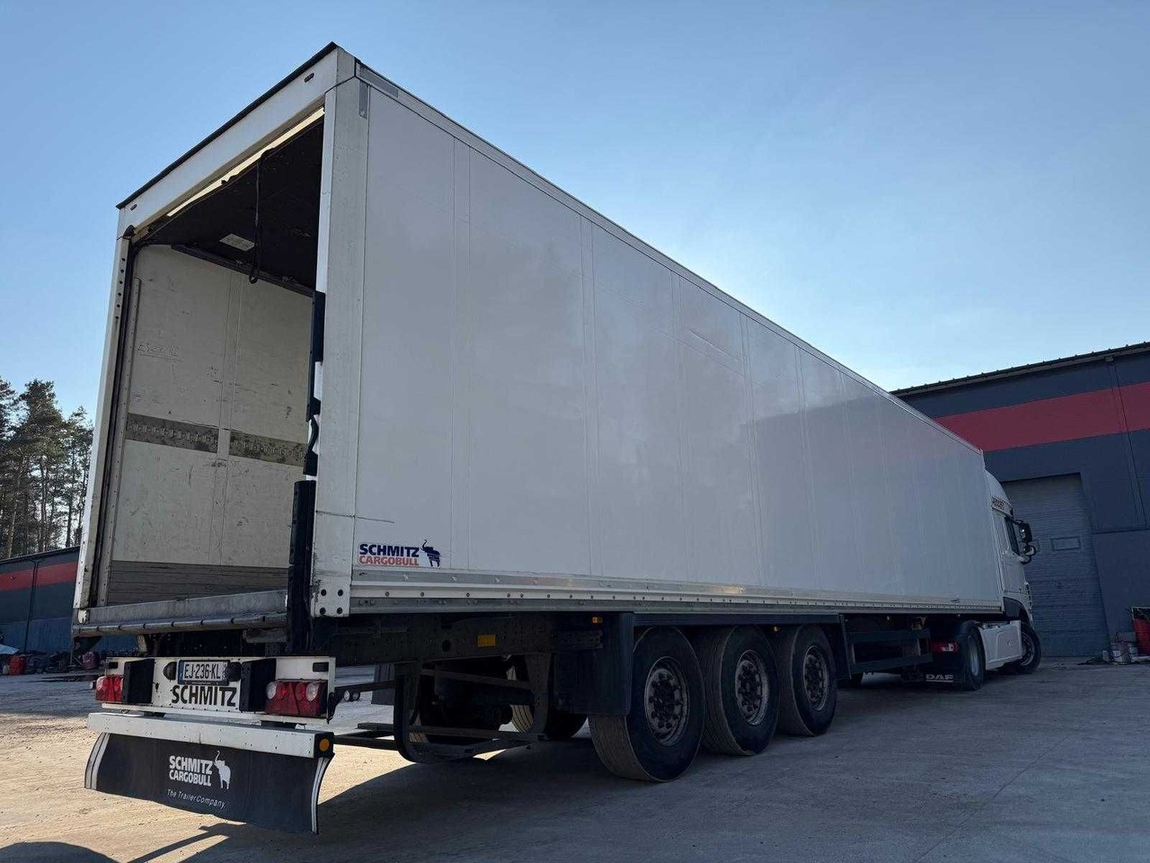 Schmitz Izoterma Kontener Box, 2017r, roleta , 481083 km , z Francji - Skåp semitrailer: bild 4 Schmitz Izoterma Kontener Box, 2017r, roleta , 481083 km , z Francji - Skåp semitrailer: bild 4