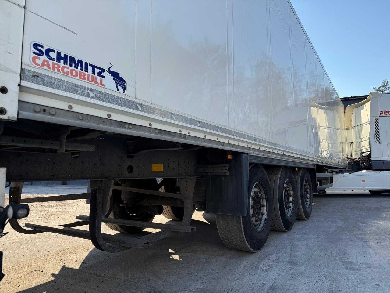 Schmitz Izoterma Kontener Box, 2017r, roleta , 481083 km , z Francji - Skåp semitrailer: bild 5 Schmitz Izoterma Kontener Box, 2017r, roleta , 481083 km , z Francji - Skåp semitrailer: bild 5