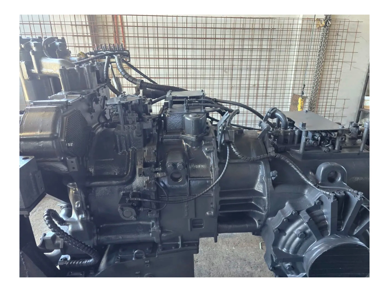 KOMATSU POWER TRAIN ASSY 195-22-80050 / 195-13-81100 / 195-15-81000 - Transmission för Bulldozer: bild 2 KOMATSU POWER TRAIN ASSY 195-22-80050 / 195-13-81100 / 195-15-81000 - Transmission för Bulldozer: bild 2