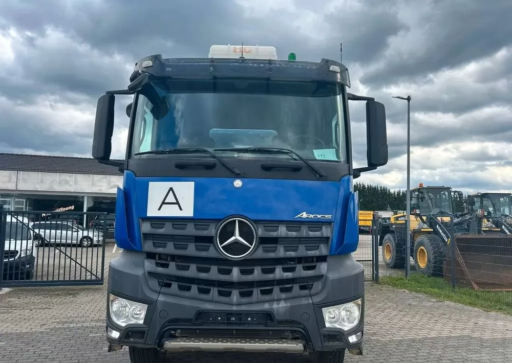 Mercedes-Benz Arocs 4142 | Wywrotka Schmitz | 8x4 | Euro 6 | Klima | Retarder | 242 598 km - Tippbil lastbil: bild 5 Mercedes-Benz Arocs 4142 | Wywrotka Schmitz | 8x4 | Euro 6 | Klima | Retarder | 242 598 km - Tippbil lastbil: bild 5