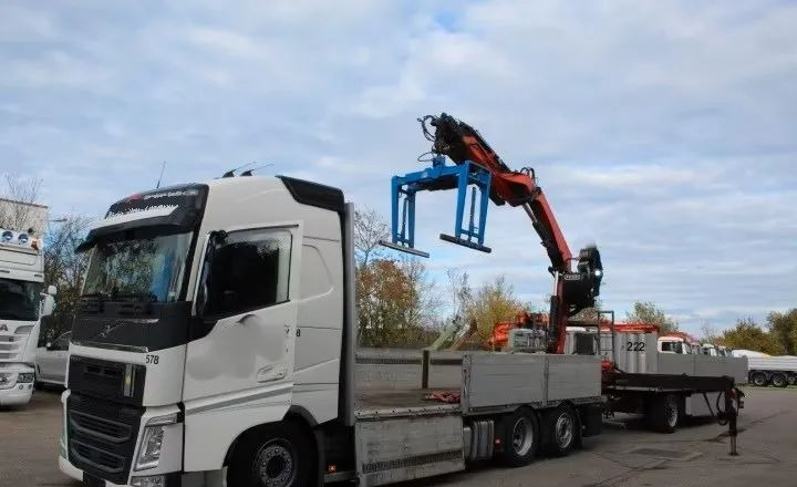 Volvo FH500 6x2 | Platforma z HDS Fassi F215A7 - Sterowanie radiowe | Euro 6 | Automatyczna skrzynia | 390 000 km - Flakbil, Kranbil: bild 5 Volvo FH500 6x2 | Platforma z HDS Fassi F215A7 - Sterowanie radiowe | Euro 6 | Automatyczna skrzynia | 390 000 km - Flakbil, Kranbil: bild 5