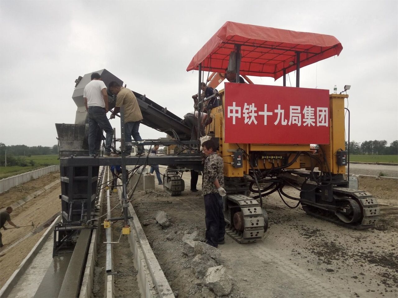 Kinglink MC6500 Concrete Slipform Paver - Betongutläggare: bild 3 Kinglink MC6500 Concrete Slipform Paver - Betongutläggare: bild 3