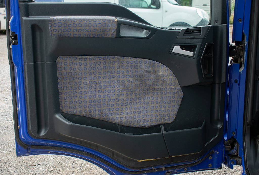 MAN TGA DOOR TRIM LEFT - DRIVER'S - Dörr och reservdelar för Lastbil: bild 1 MAN TGA DOOR TRIM LEFT - DRIVER'S - Dörr och reservdelar för Lastbil: bild 1