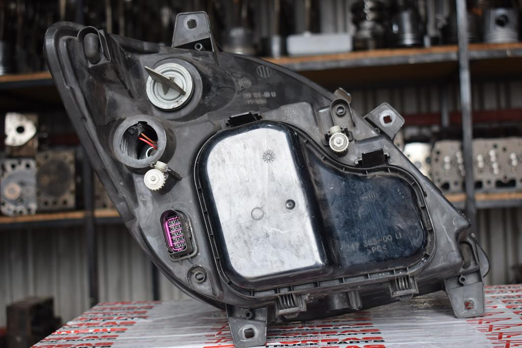 MERCEDES-BENZ SPRINTER 906 LEFT FRONT LIGHT - DRIVER - Ljus/ Belysning för Lastbil: bild 4 MERCEDES-BENZ SPRINTER 906 LEFT FRONT LIGHT - DRIVER - Ljus/ Belysning för Lastbil: bild 4