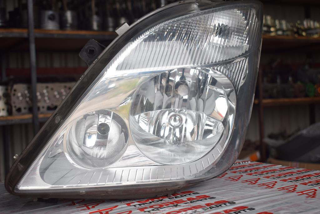 MERCEDES-BENZ SPRINTER 906 LEFT FRONT LIGHT - DRIVER - Ljus/ Belysning för Lastbil: bild 2 MERCEDES-BENZ SPRINTER 906 LEFT FRONT LIGHT - DRIVER - Ljus/ Belysning för Lastbil: bild 2