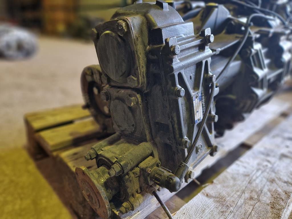 ZF P.T.O ASTRONIC N AS/10 B - 81.38100 - 6806 - Transmission för Lastbil: bild 2 ZF P.T.O ASTRONIC N AS/10 B - 81.38100 - 6806 - Transmission för Lastbil: bild 2