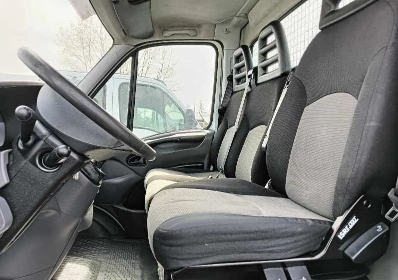 Iveco 35C13, 35C12, 35C14, 35C15 - Transportbil med tippflak: bild 3 Iveco 35C13, 35C12, 35C14, 35C15 - Transportbil med tippflak: bild 3