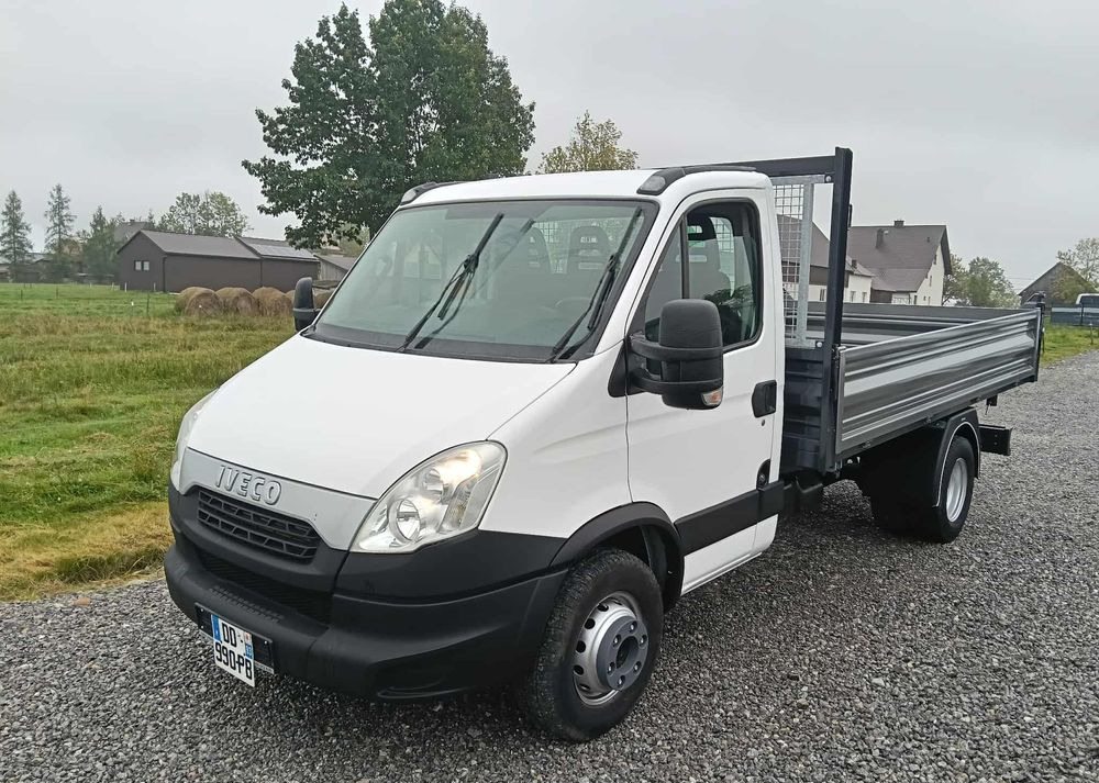 Iveco 35C13, 35C14, 35C15, 35C17, 70C17 - Transportbil med tippflak: bild 3 Iveco 35C13, 35C14, 35C15, 35C17, 70C17 - Transportbil med tippflak: bild 3