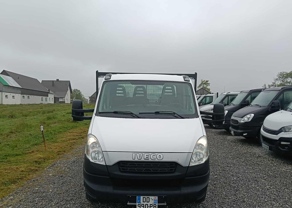 Iveco 35C13, 35C14, 35C15, 35C17, 70C17 - Transportbil med tippflak: bild 4 Iveco 35C13, 35C14, 35C15, 35C17, 70C17 - Transportbil med tippflak: bild 4