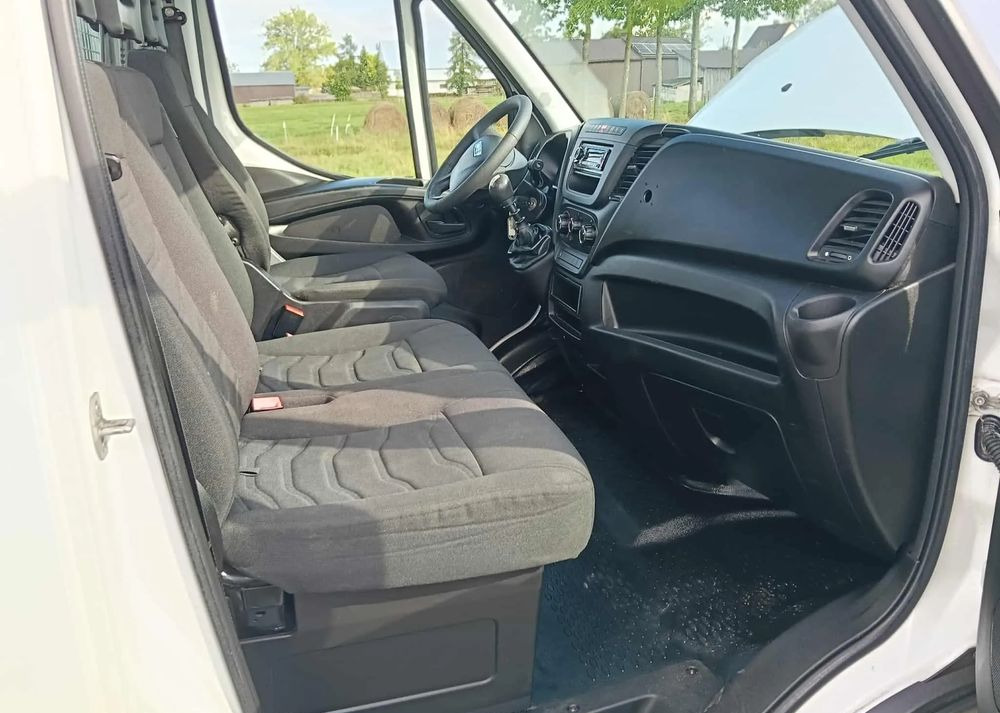 Iveco DAILY 35C13, 35C12, 35C14, 35C15 - Transportbil med tippflak: bild 4 Iveco DAILY 35C13, 35C12, 35C14, 35C15 - Transportbil med tippflak: bild 4