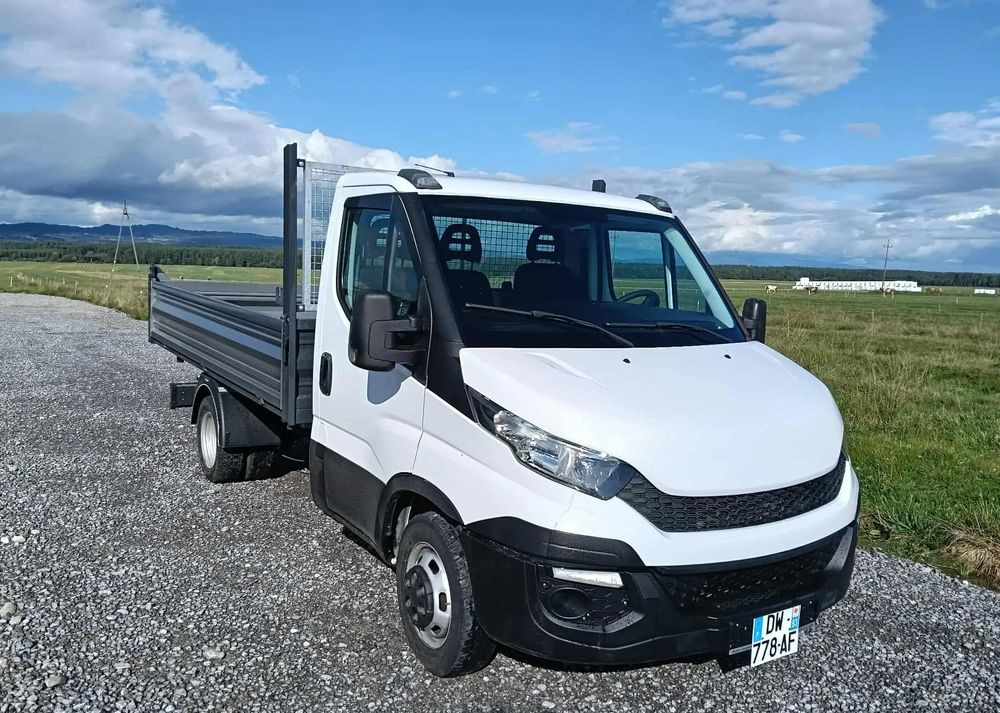Iveco DAILY 35C13, 35C12, 35C14, 35C15 - Transportbil med tippflak: bild 3 Iveco DAILY 35C13, 35C12, 35C14, 35C15 - Transportbil med tippflak: bild 3