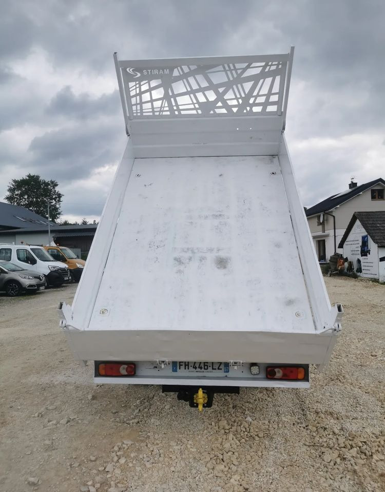 Renault Master Kiper wywrotka 2.3-145KM Hak Bliźniak klimatyzacja Kamera cofania - Transportbil med tippflak: bild 4 Renault Master Kiper wywrotka 2.3-145KM Hak Bliźniak klimatyzacja Kamera cofania - Transportbil med tippflak: bild 4