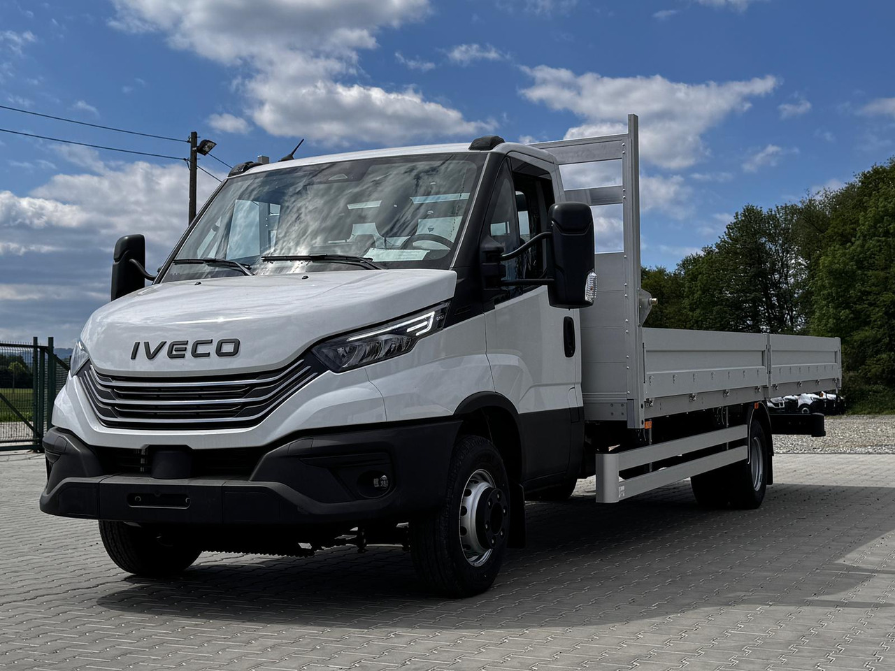 Iveco Daily 70C18 - Flakbil: bild 1 Iveco Daily 70C18 - Flakbil: bild 1
