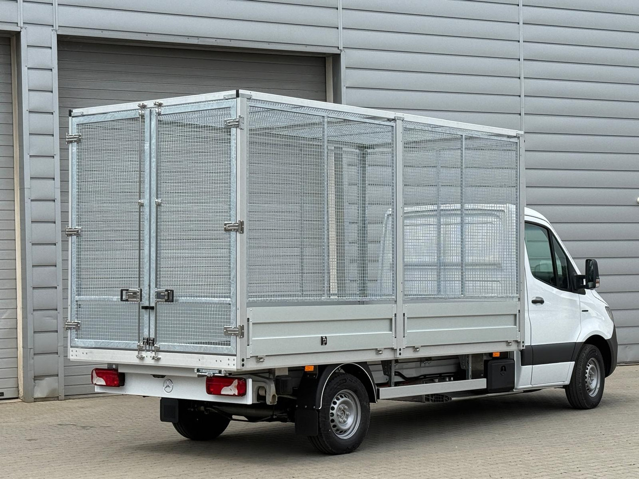 Mercedes eSprinter - Transportbil med flak, El transportbil: bild 2 Mercedes eSprinter - Transportbil med flak, El transportbil: bild 2