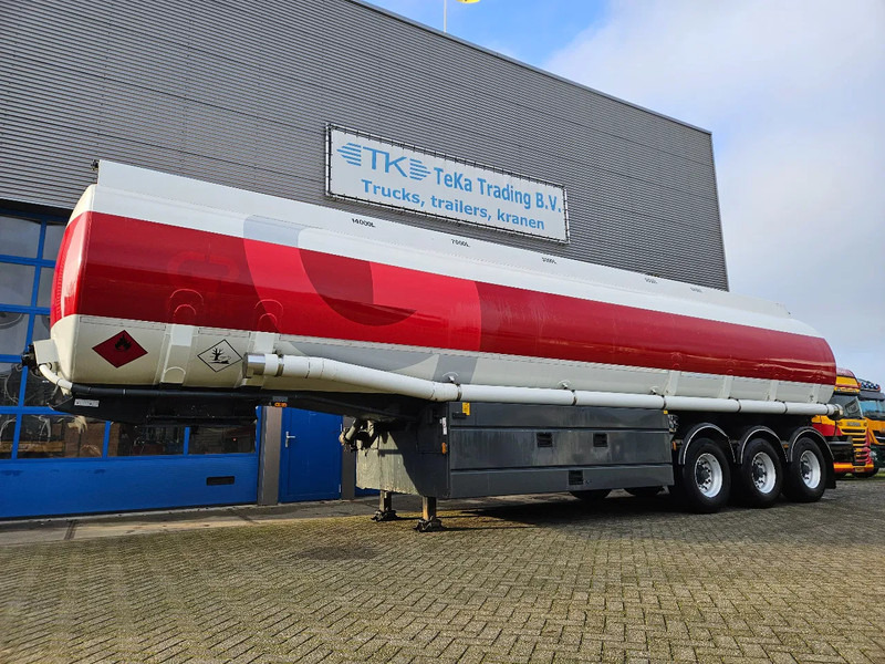 LAG O-3-43 01 47.500 L 5 Compartimenten Digitale meters disc brakes - Tanktrailer: bild 2 LAG O-3-43 01 47.500 L 5 Compartimenten Digitale meters disc brakes - Tanktrailer: bild 2