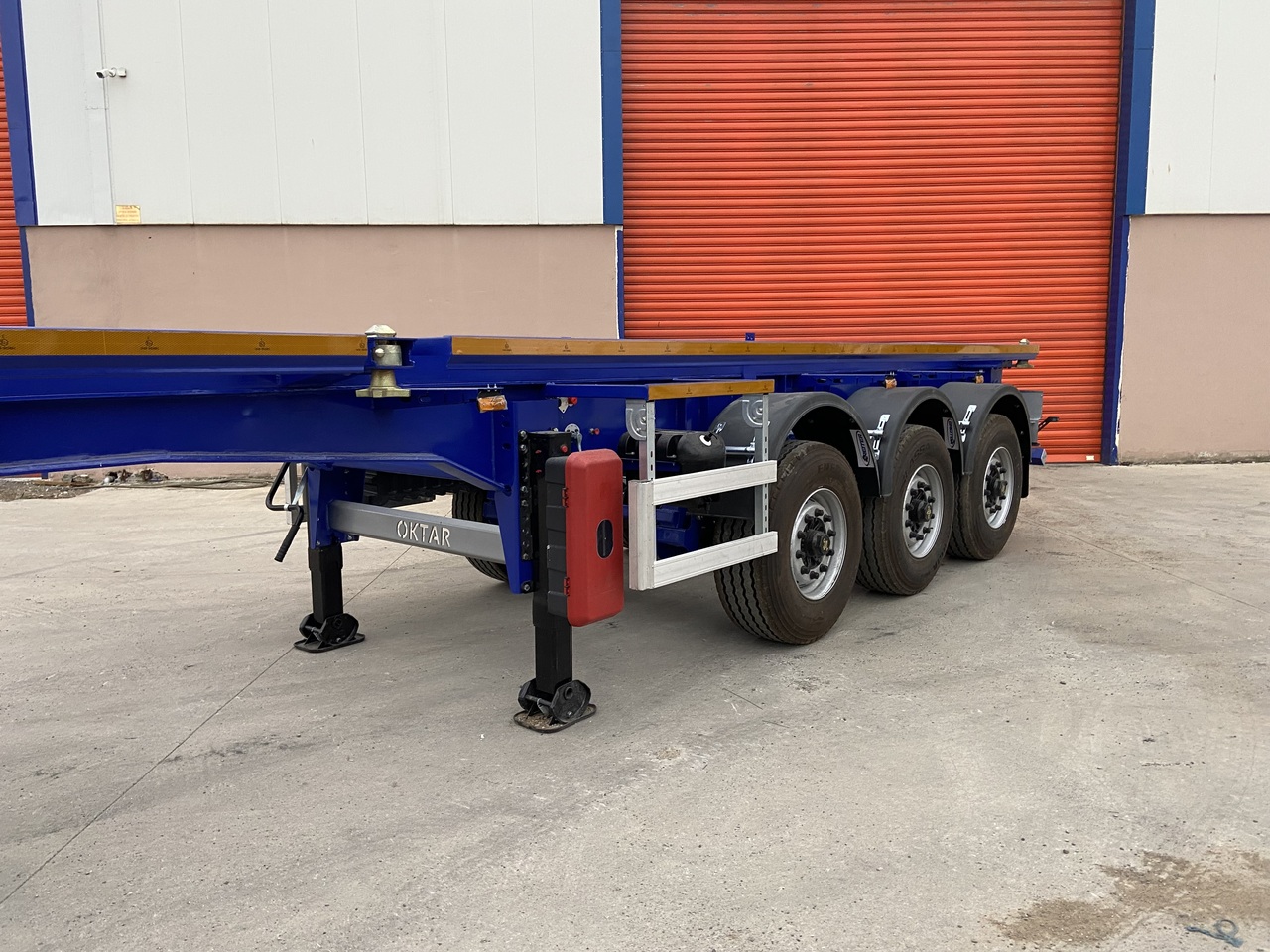 OKTAR CONTAINER TIPPER TRAILER ADR 2025 - Containerbil/ Växelflak semitrailer: bild 5 OKTAR CONTAINER TIPPER TRAILER ADR 2025 - Containerbil/ Växelflak semitrailer: bild 5