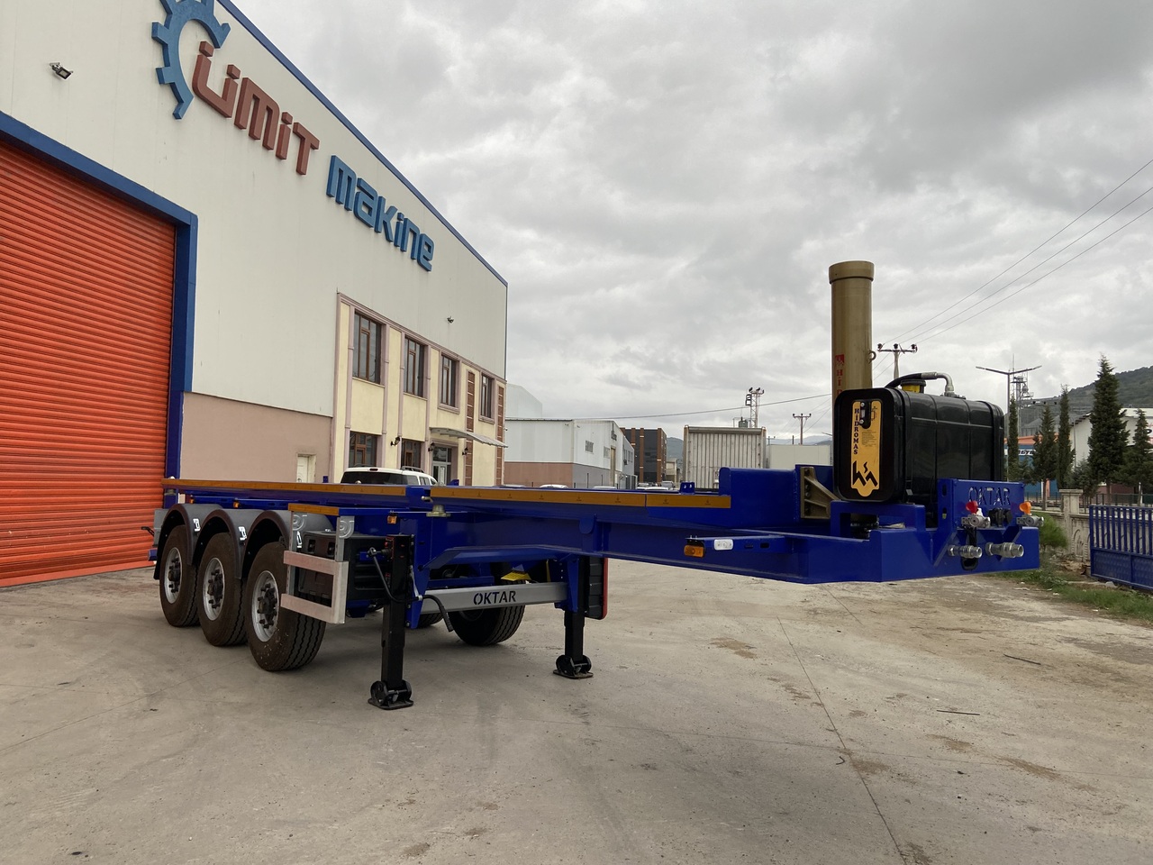 OKTAR CONTAINER TIPPER TRAILER ADR 2025 - Containerbil/ Växelflak semitrailer: bild 2 OKTAR CONTAINER TIPPER TRAILER ADR 2025 - Containerbil/ Växelflak semitrailer: bild 2