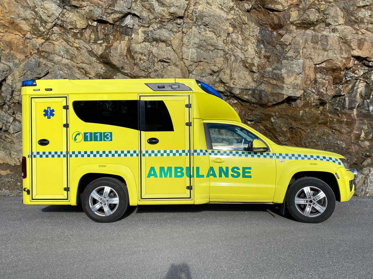 VOLKSWAGEN Amarok XL 4motions - Ambulans: bild 4 VOLKSWAGEN Amarok XL 4motions - Ambulans: bild 4