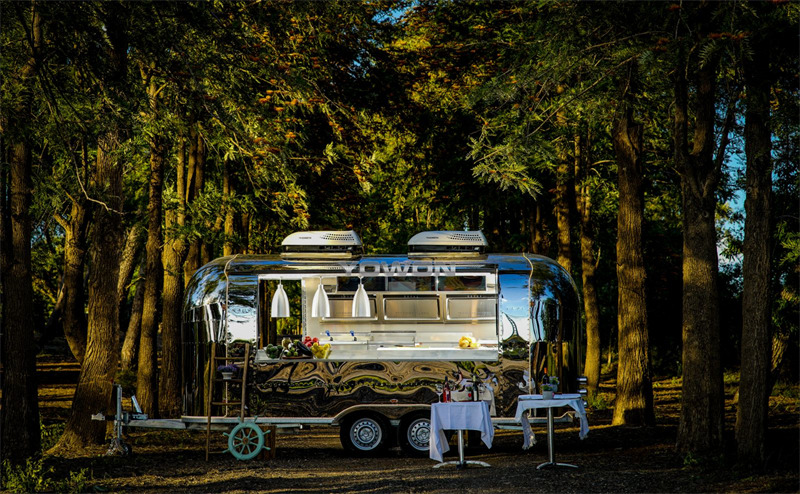 Yowon commercial food vending trailer Airstream type food truck - Försäljningsvagn: bild 2 Yowon commercial food vending trailer Airstream type food truck - Försäljningsvagn: bild 2