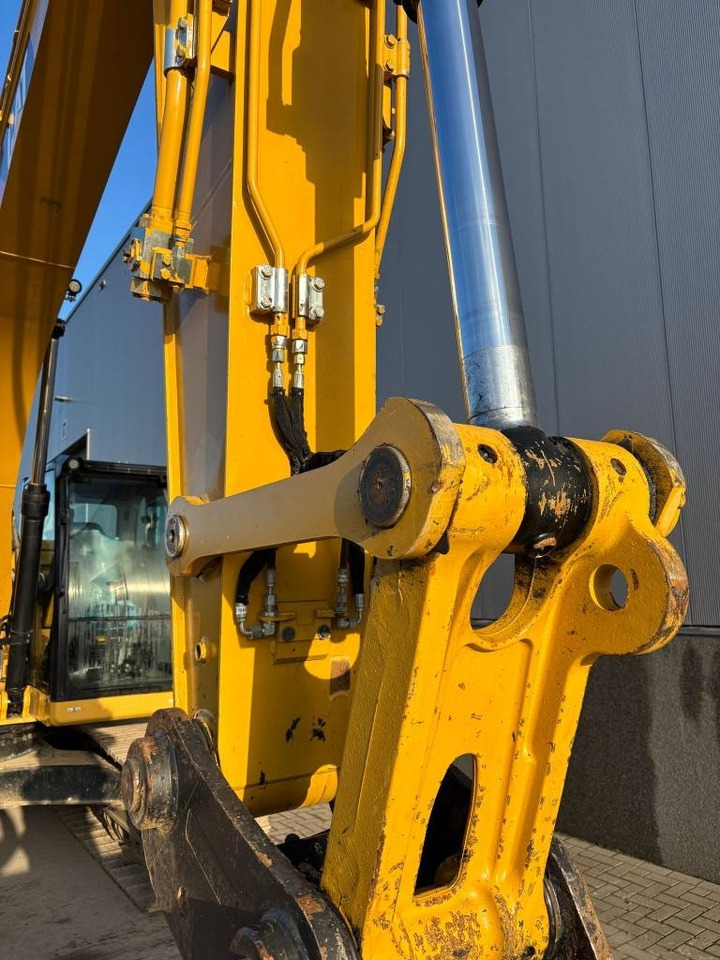 Bandgrävare CAT 323: bild 21