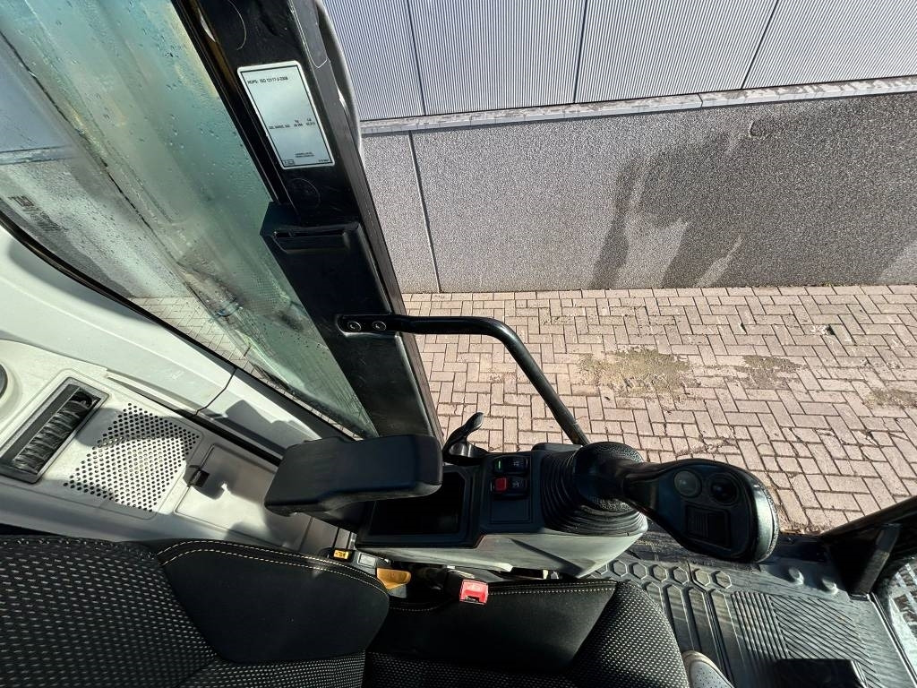 Bandgrävare CAT 323: bild 12