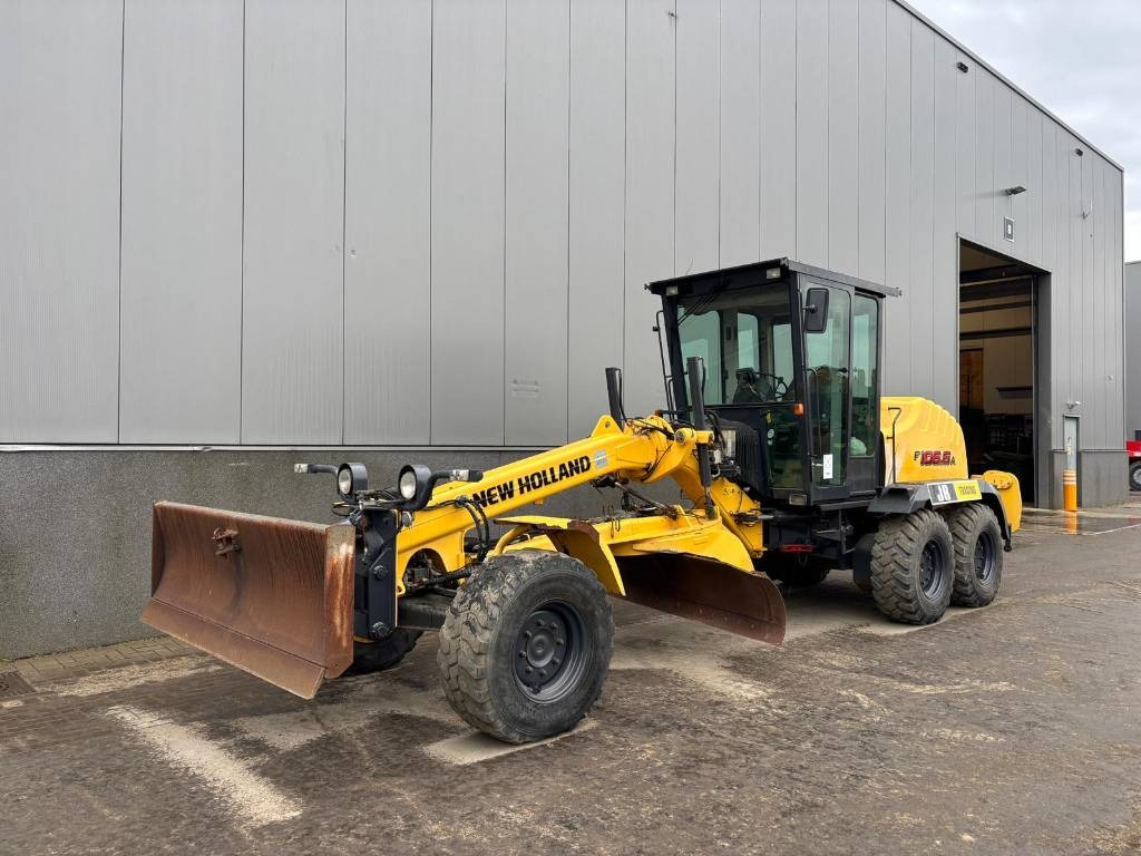 New Holland F 106.6 A - Väghyvel: bild 1 New Holland F 106.6 A - Väghyvel: bild 1