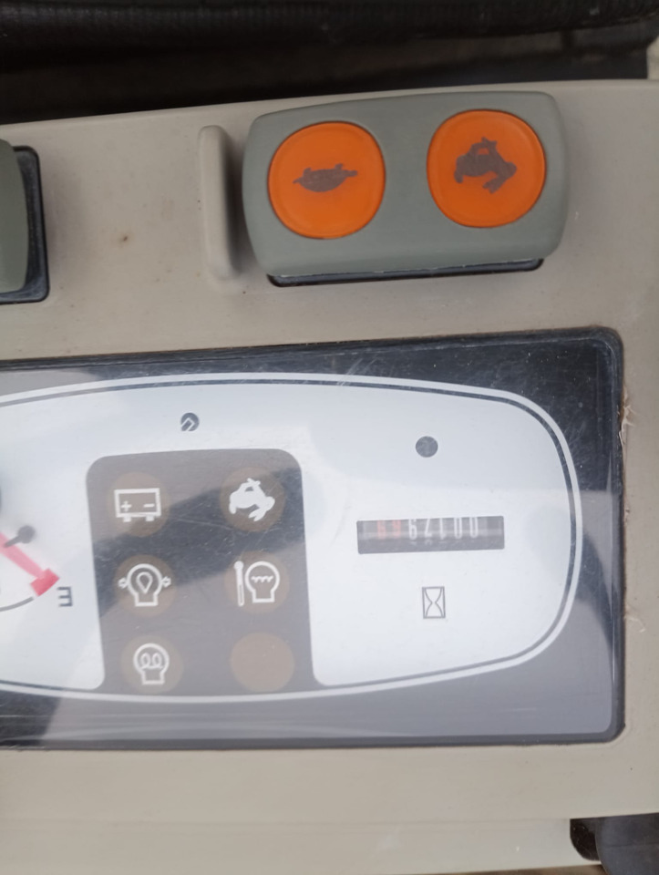 KOMATSU PC16 R-3 HS - Minigrävmaskin: bild 5 KOMATSU PC16 R-3 HS - Minigrävmaskin: bild 5