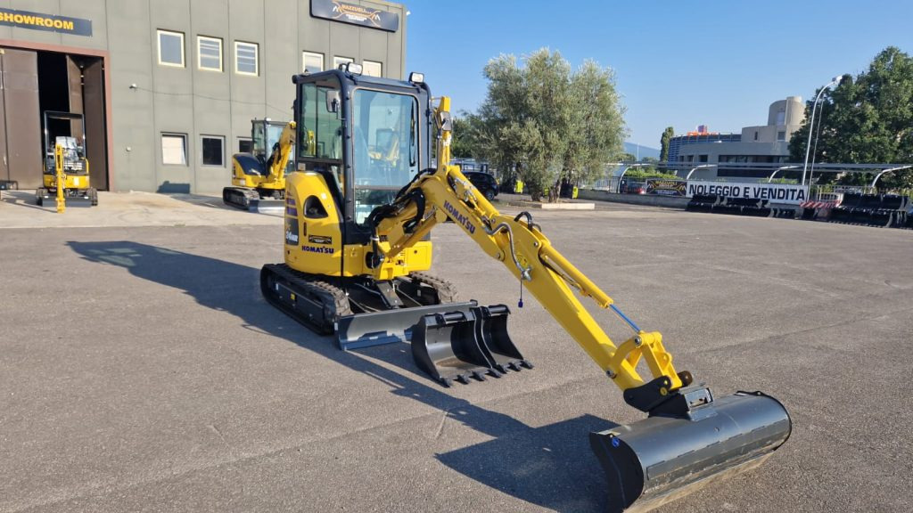 Komatsu PC24 MR-5 - Minigrävmaskin: bild 1 Komatsu PC24 MR-5 - Minigrävmaskin: bild 1