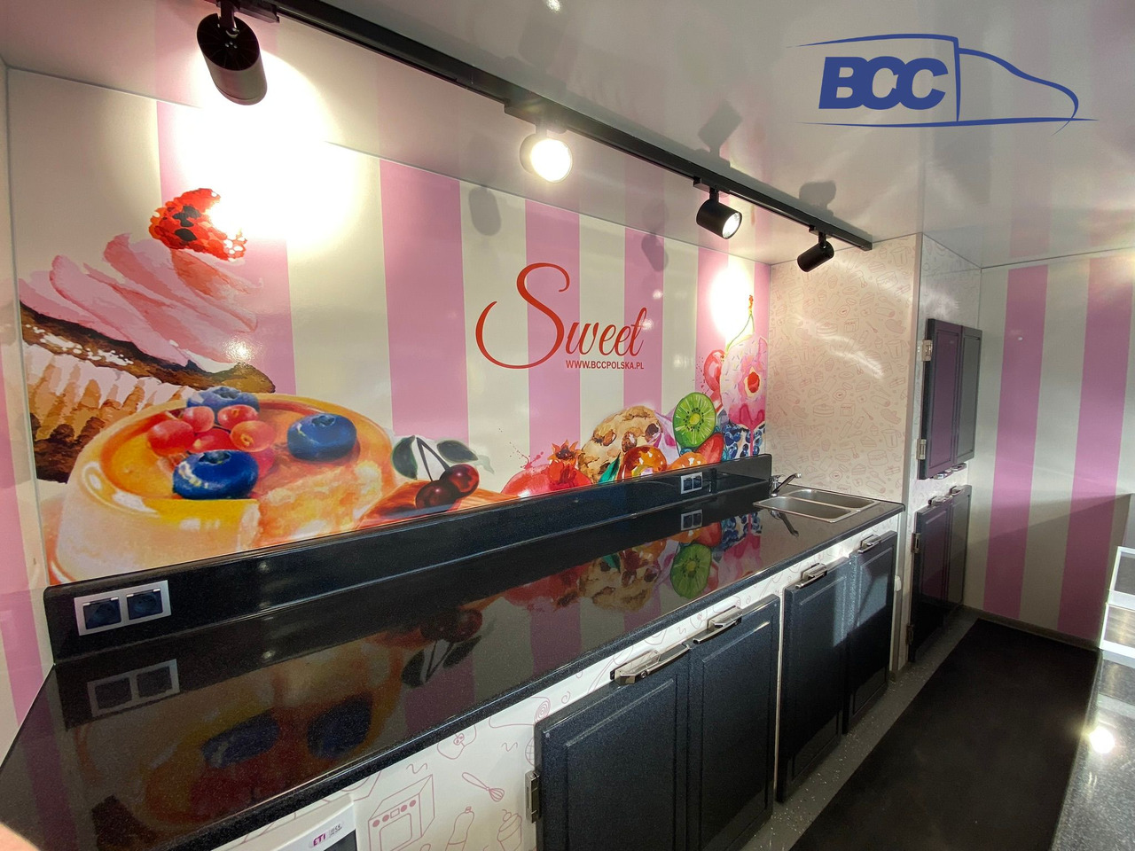 BCC POLSKA - FOOD TRUCK - MOBILNA LODZIARNIA, PEUGEOT BOXER - Matbil: bild 4 BCC POLSKA - FOOD TRUCK - MOBILNA LODZIARNIA, PEUGEOT BOXER - Matbil: bild 4