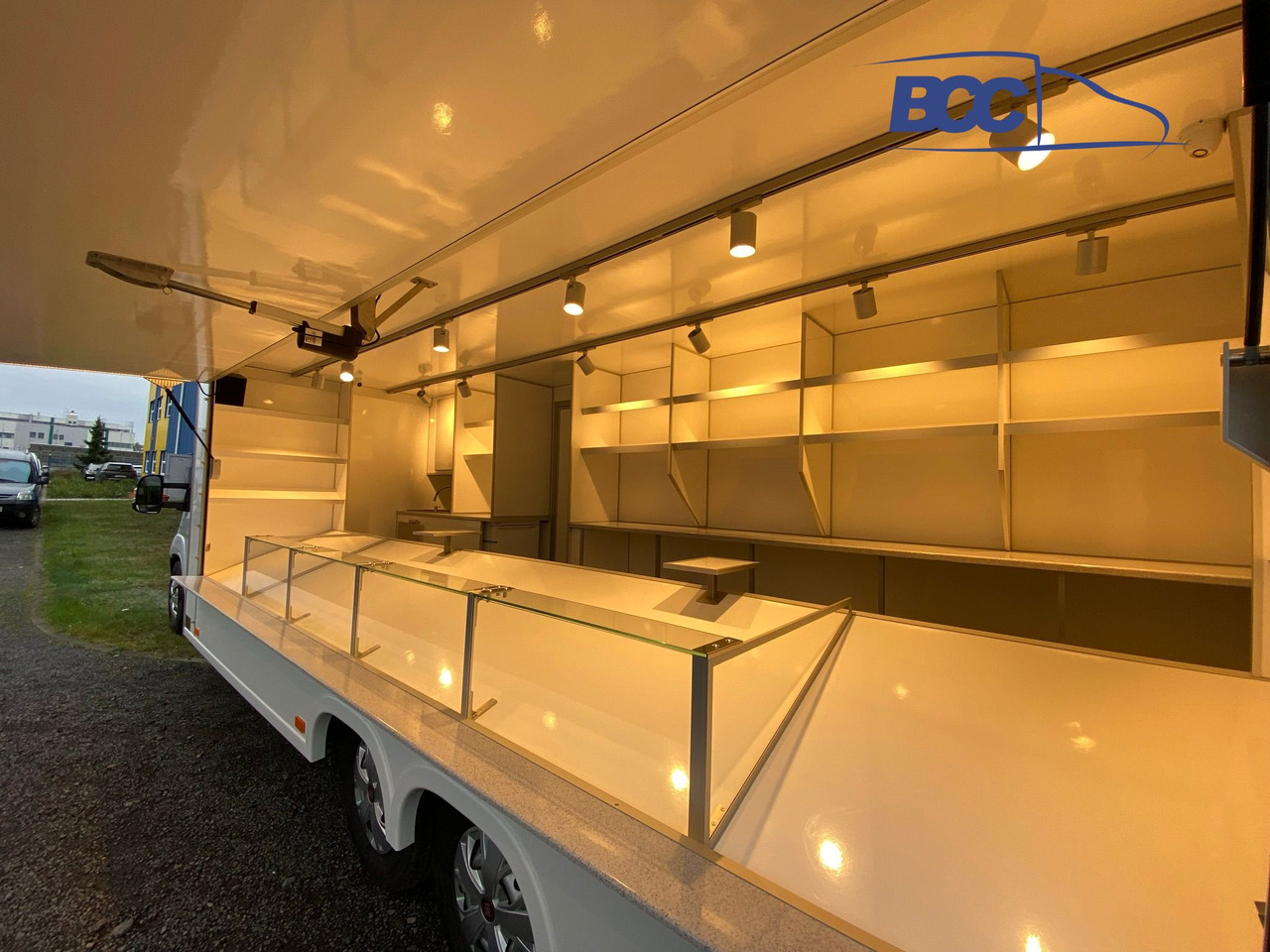 BCC POLSKA - FOOD TRUCK - MOBILNY SKLEP SPOŻYWCZY, AUTO SKLEP SPOŻYWCZY - PEUGEOT BOXER - Matbil: bild 2 BCC POLSKA - FOOD TRUCK - MOBILNY SKLEP SPOŻYWCZY, AUTO SKLEP SPOŻYWCZY - PEUGEOT BOXER - Matbil: bild 2