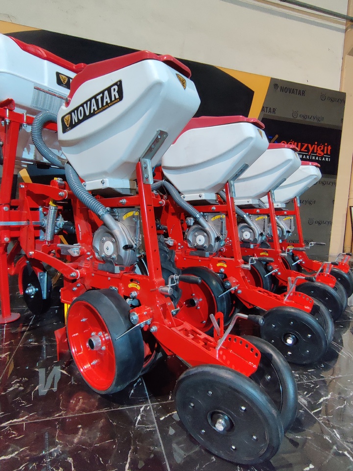 Novatar Pneumatic Seed Drill Machine - Precisionssåmaskin: bild 2 Novatar Pneumatic Seed Drill Machine - Precisionssåmaskin: bild 2