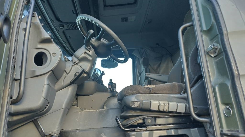 Dragbil Scania R144 530 8x4 RASKASVETURI: bild 9 Dragbil Scania R144 530 8x4 RASKASVETURI: bild 9