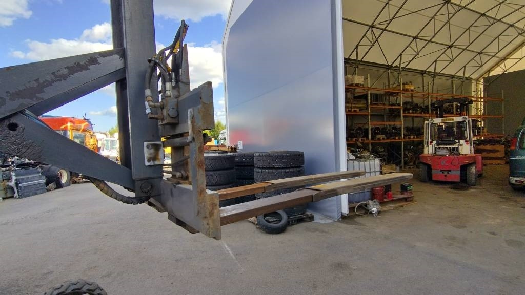 Moffett M4 25.4 ajoneuvotrukki - Påhängstruck: bild 3 Moffett M4 25.4 ajoneuvotrukki - Påhängstruck: bild 3