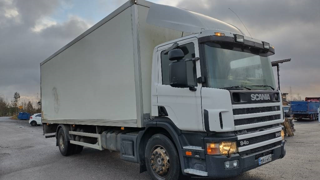 Scania P94 kokosivuaukeva kori+pl-nostin - Lastbil med skåp: bild 2 Scania P94 kokosivuaukeva kori+pl-nostin - Lastbil med skåp: bild 2