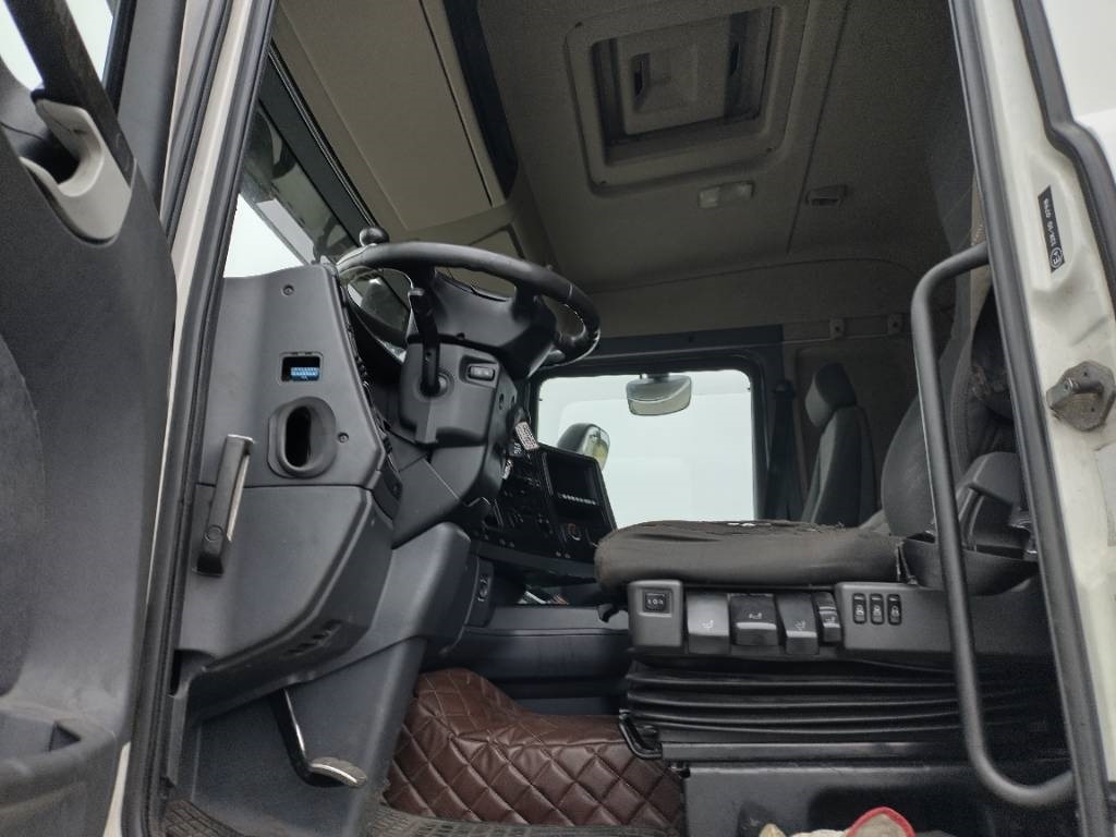 Flakbil Scania R560 6x2 täysilmaj.uusi koneenkuljetusritilä: bild 7 Flakbil Scania R560 6x2 täysilmaj.uusi koneenkuljetusritilä: bild 7