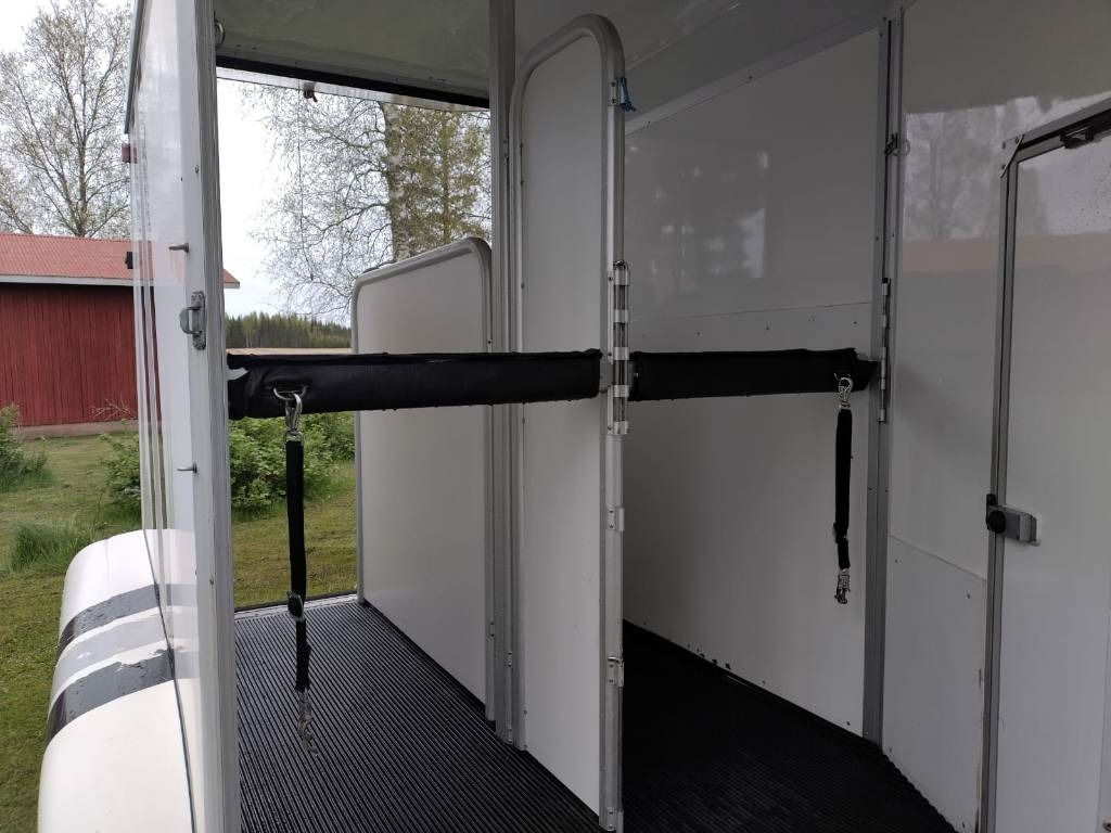 Umeå A45 Hevostraileri, etupurku - Djursläp: bild 5 Umeå A45 Hevostraileri, etupurku - Djursläp: bild 5