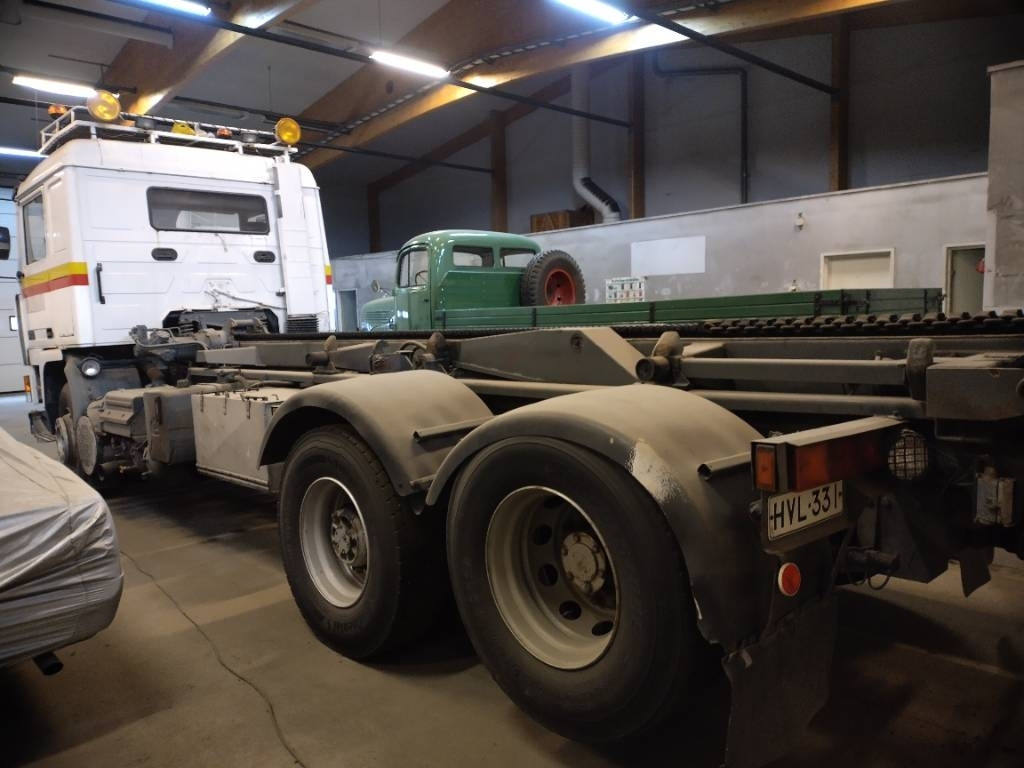 Volvo F12 6x2 ketjulaitteilla, Museointiin - Liftdumper lastbil: bild 5 Volvo F12 6x2 ketjulaitteilla, Museointiin - Liftdumper lastbil: bild 5